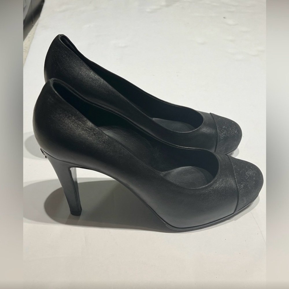 Chanel black platform CC heels - Picture 2 of 12